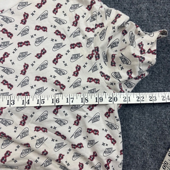 NIKE Women’s The Nike Tee Sunglasses/logo Tee Short Sleeved size: Medium - Picture 6 of 7